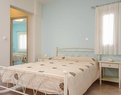Naxos Room Apartments
